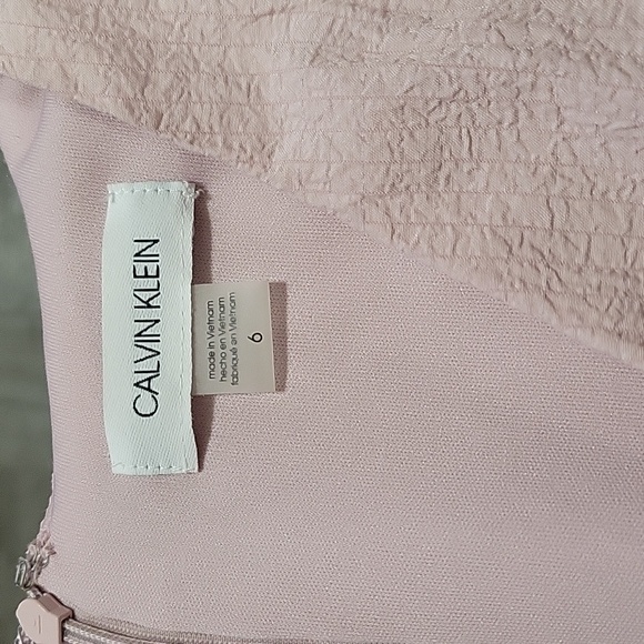 NWOT Calvin Klein Size 6 Textured V-Neck Midi Dress in Blush Pink - Picture 2 of 6